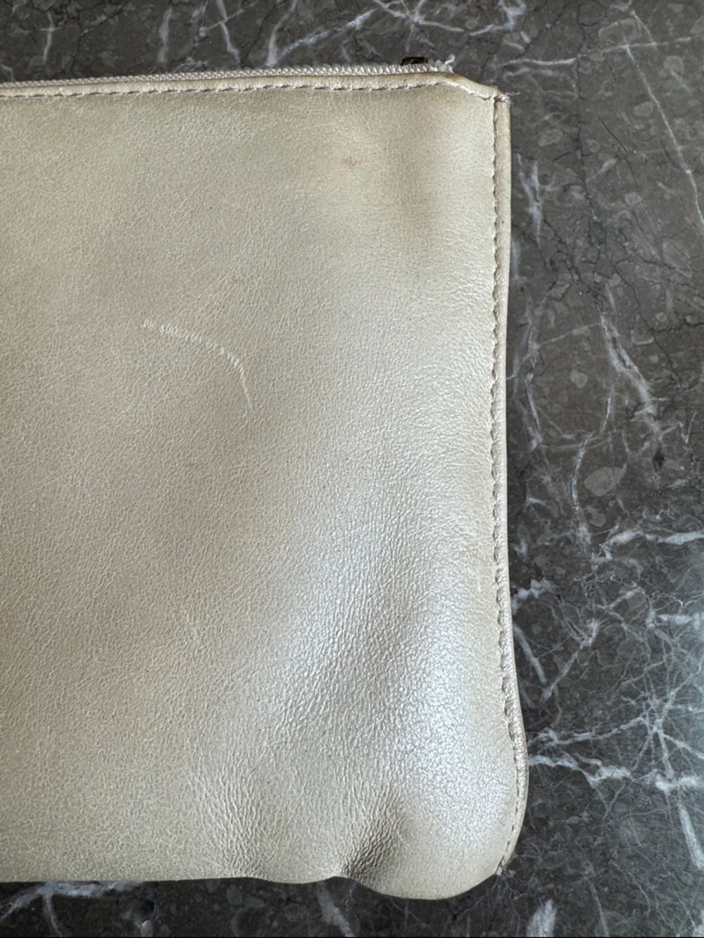 Hobo Vida Cream Wristlet Clutch - Picture 8 of 11